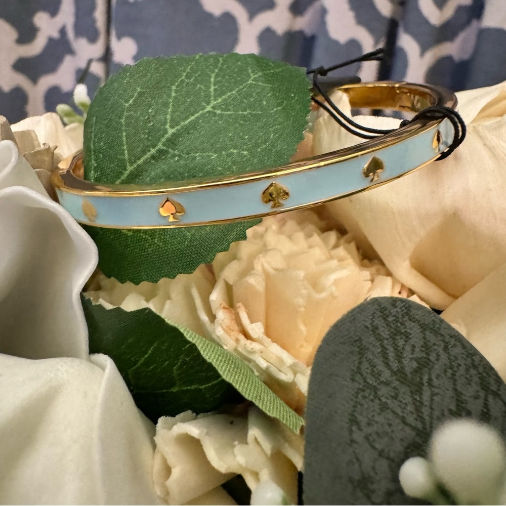 NWT Kate Spade ♠️ Spot The Spade Enamel Hinged Bangle - Crystal Blue